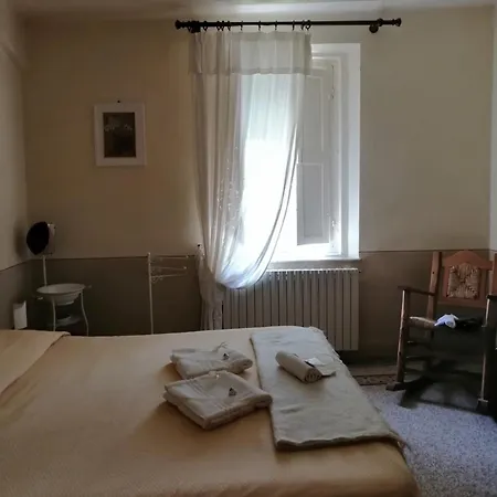 Evelina * 卢卡